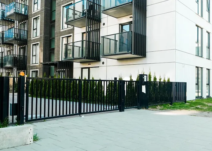 Brand New In Center. Butas