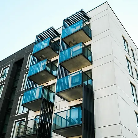 Apartment Brand New In Center.