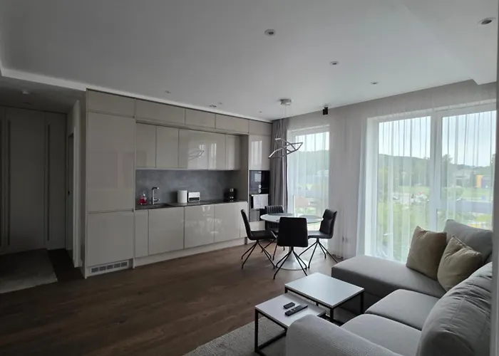 Brand New In Center. Wilna